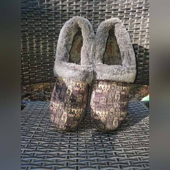 BOBS from Skechers Shoes - Skechers BOBs Too Cozy Slippers Cats Print Women's Size 8.5